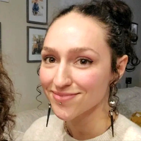 Meet your Posher, Mallory - Picture 1 of 1